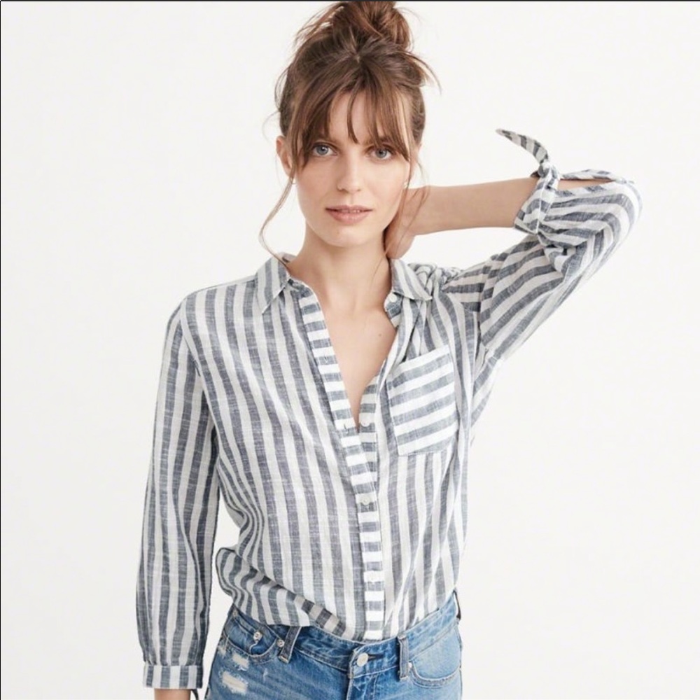 Abercrombie and Fitch tie sleeve striped blouse XS